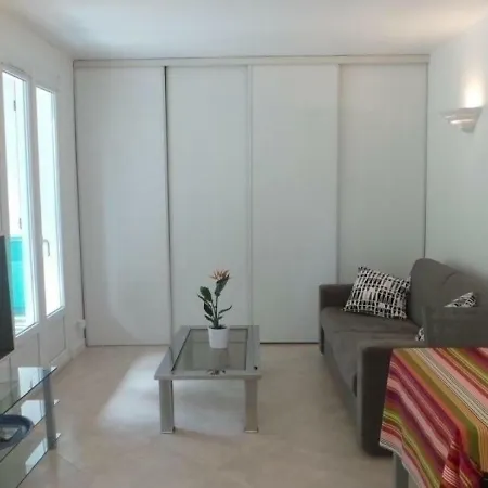 House Mendixka 1 *