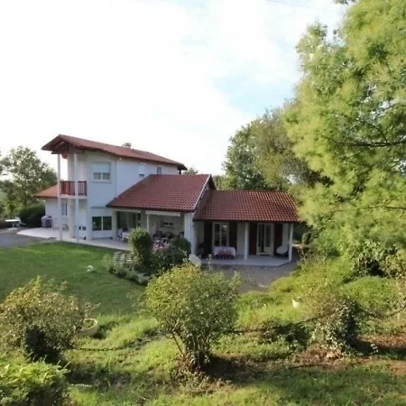 House Mendixka 1 *
